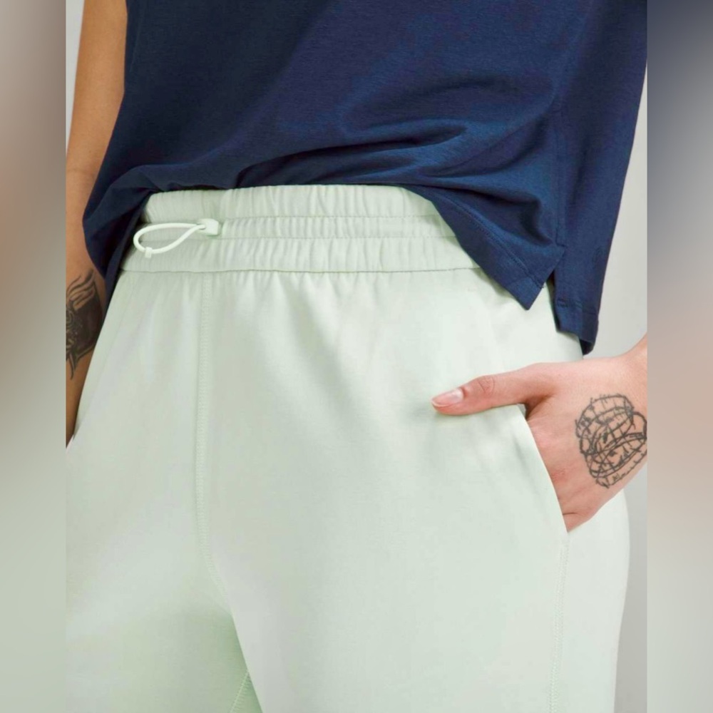 Lululemon Softstreme High-Rise Pant *Full Length
Kohlrabi Green - Picture 3 of 7